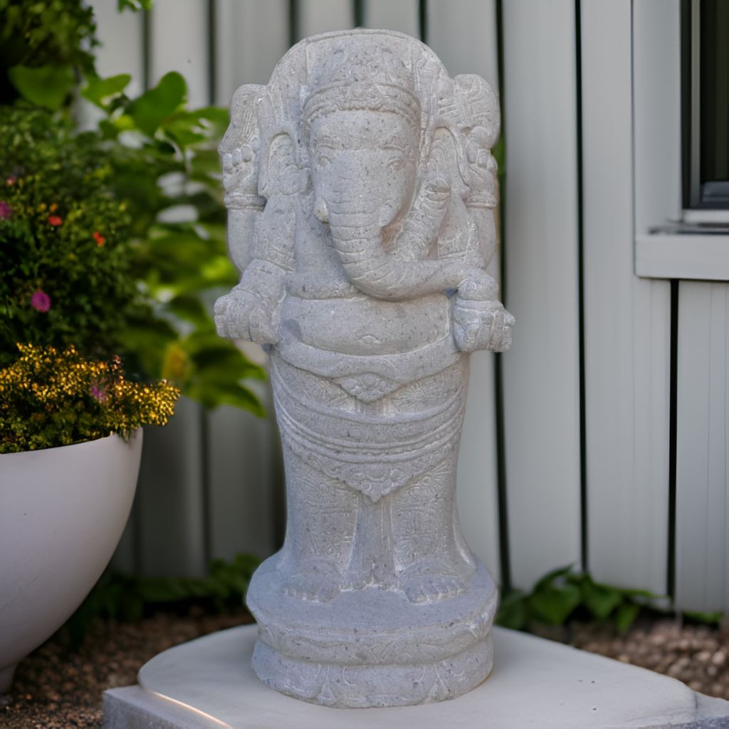 Stehender Ganesha aus Flussstein