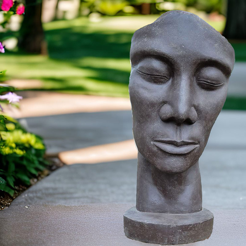 Gartenfigur Gesicht aus Steinguss