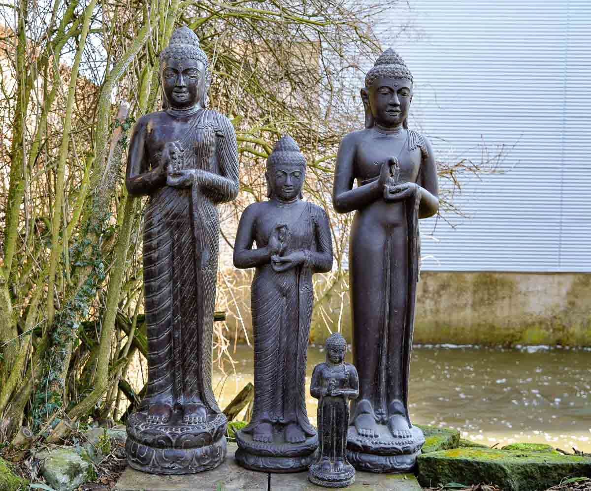 Stehende Buddha Gartenfigur indischer Stil aus Steinguss