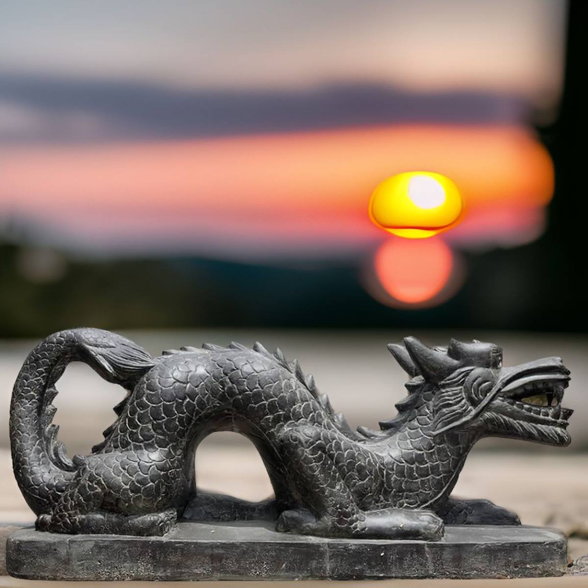 Chinesischer Drachen aus Steinguss
