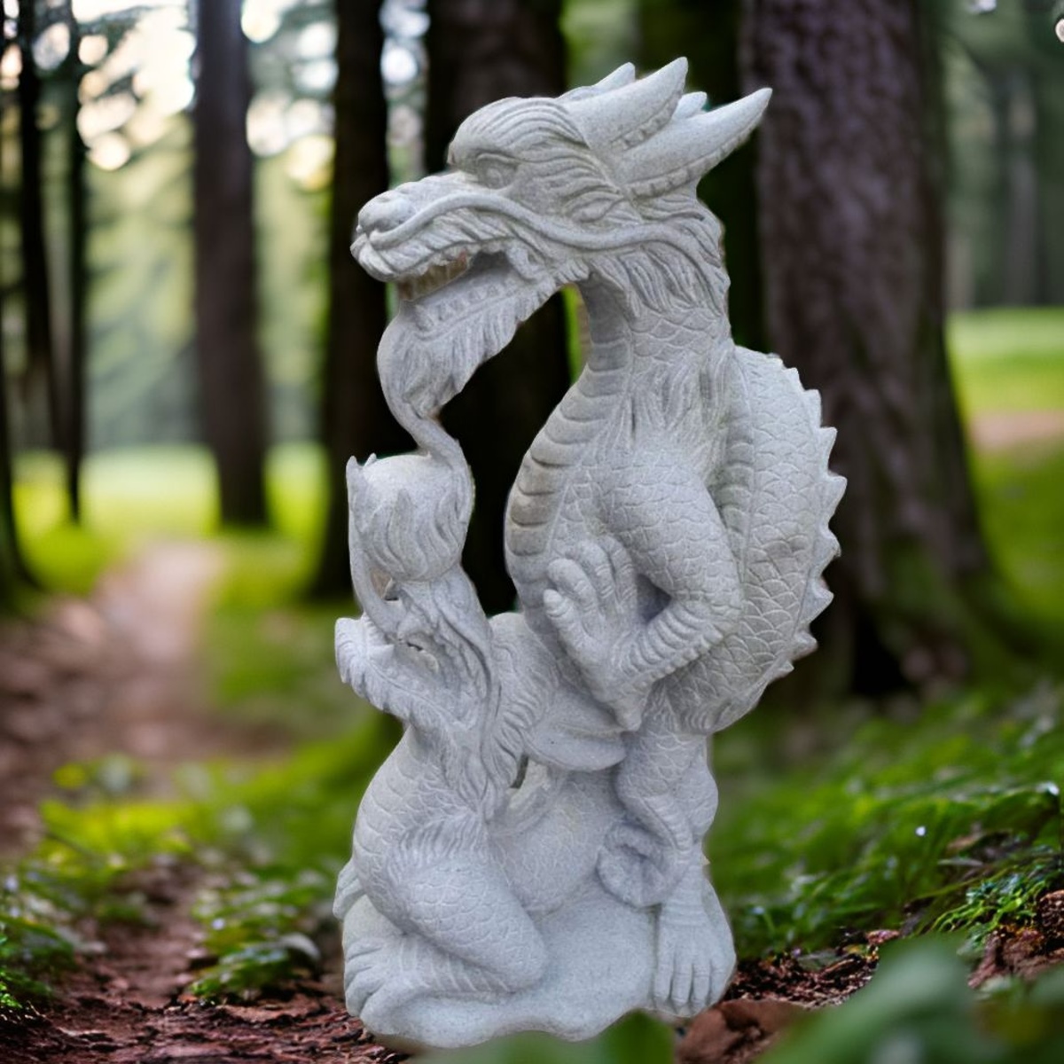 Steinfigur liegender Drache aus Flussstein