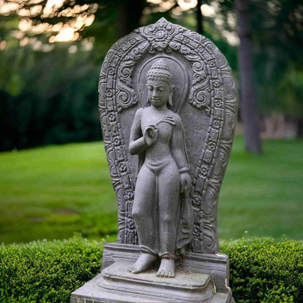 Relief stehender Buddha