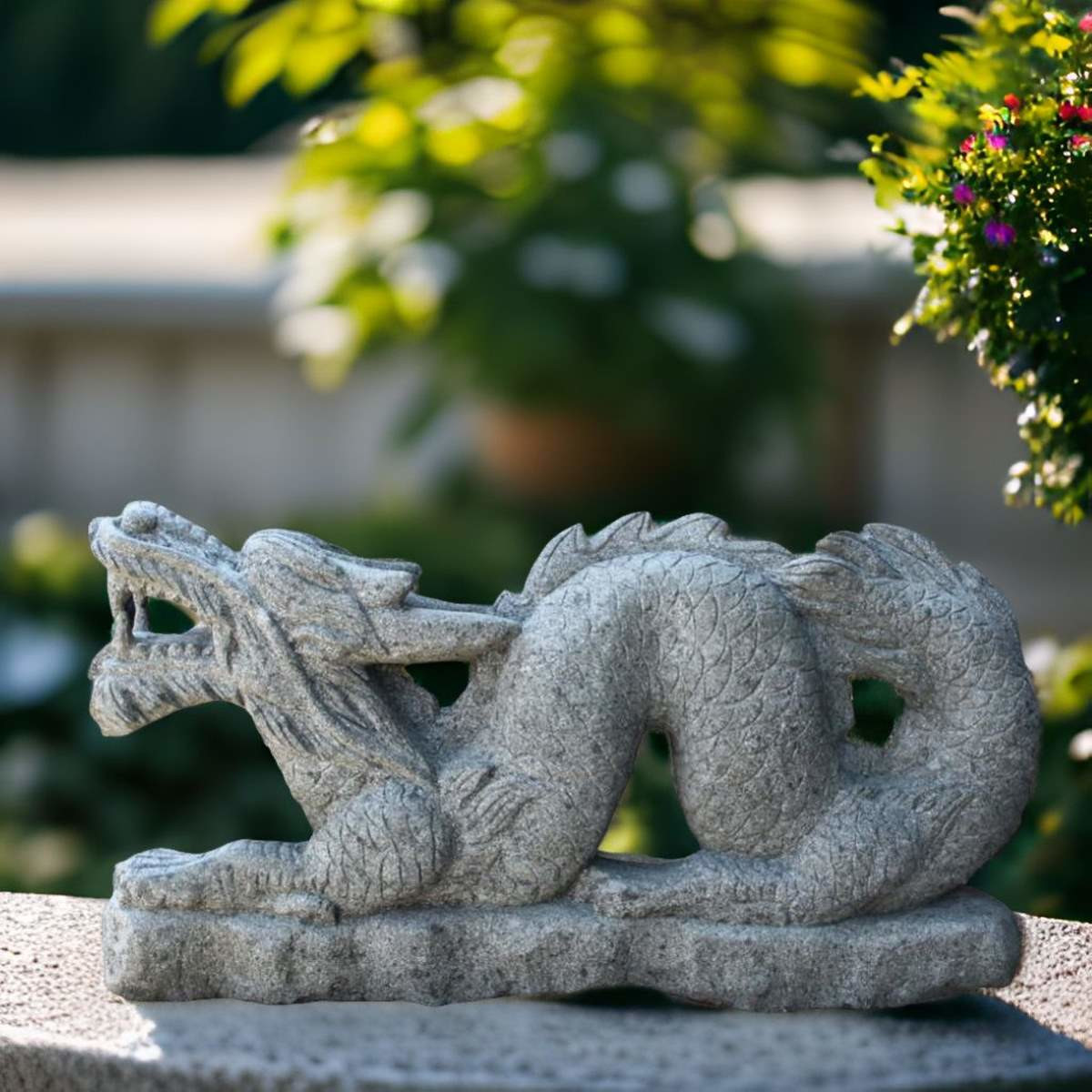 Drachen Gartenfigur box