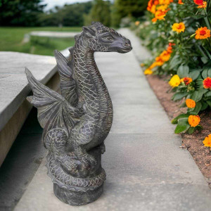 Gartenfigur sitzender Drache