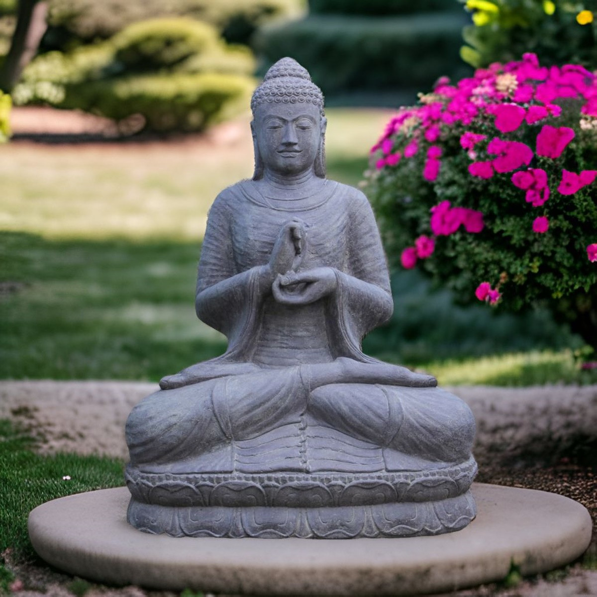 Großer sitzender Buddha