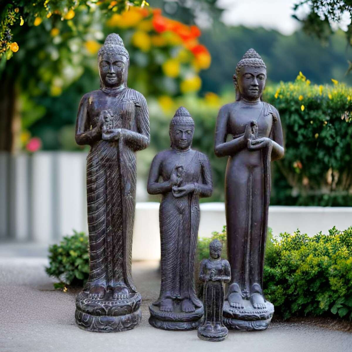 Stehende Buddha Gartenfigur