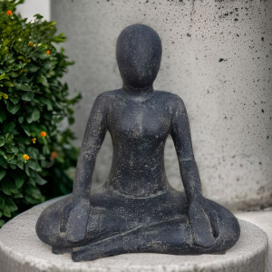 Yoga Gartenskulptur im Lotussitz