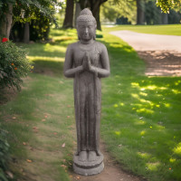Großer stehender Buddha